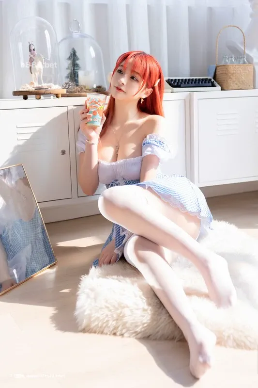 蓝白少女 [41P][張寶兒 走光]